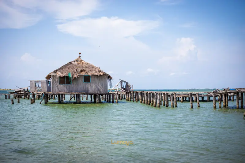 Un village entièrement bâti sur l’eau