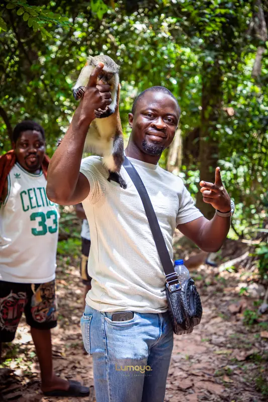 Une rencontre, aux conditions des singes